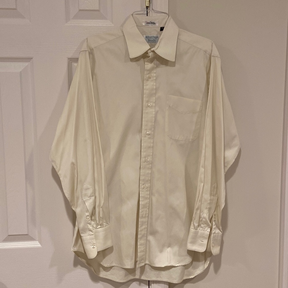 Alfred Dean Men’s Pinpoint Spread Collar Dress Shirt